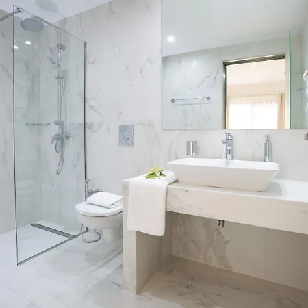 Smile 3* Nydri (Lefkada)